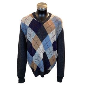 Jos. A. Bank Argyle Lambs Wool V-Neck Sweater